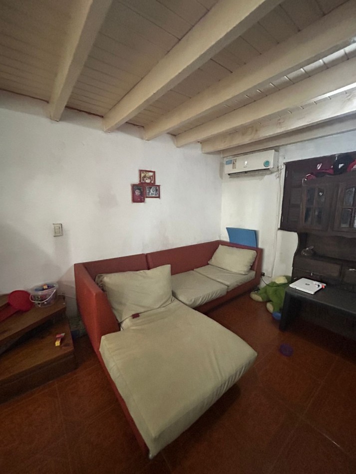 CASA EN VENTA CON LOCALES, villa de mayo 