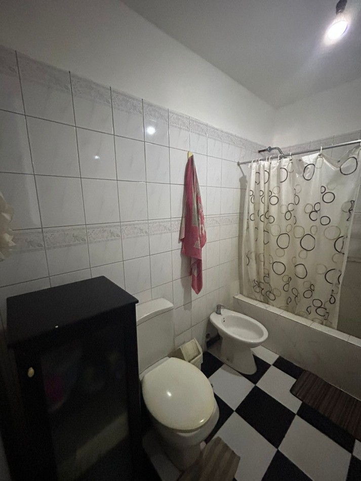 CASA EN VENTA CON LOCALES, villa de mayo 