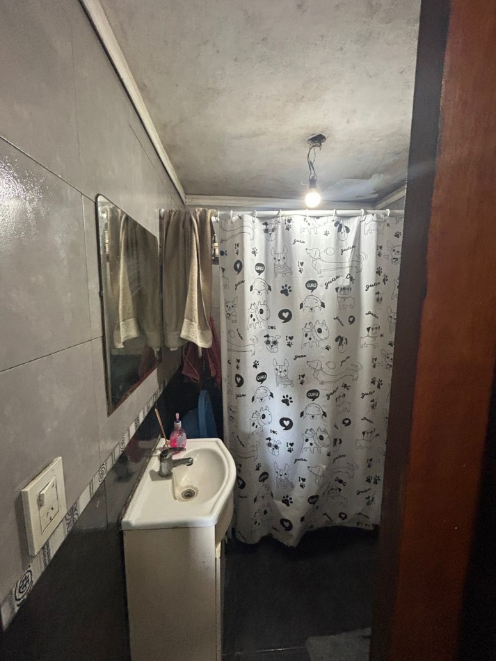 CASA EN VENTA CON LOCALES, villa de mayo 