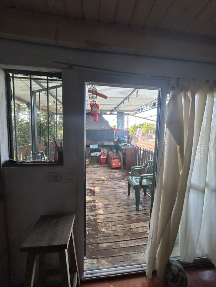 CASA EN VENTA CON LOCALES, villa de mayo 