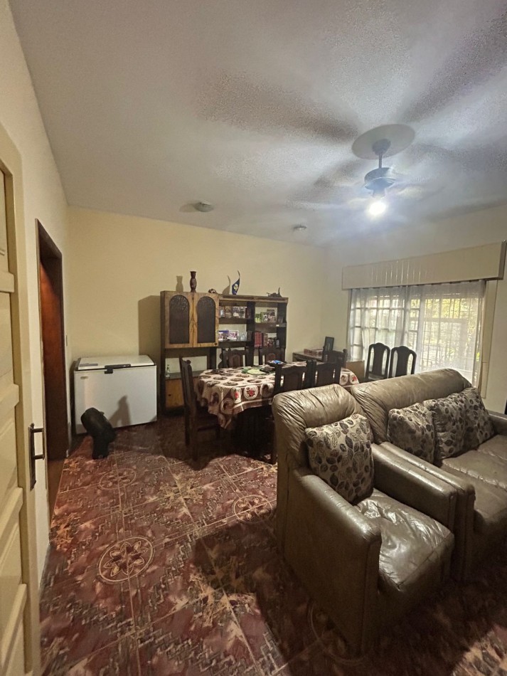 CASA EN VENTA CON LOCALES, villa de mayo 