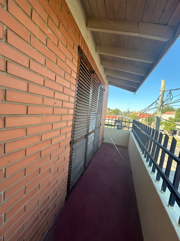 CASA EN VENTA CON LOCALES, villa de mayo 