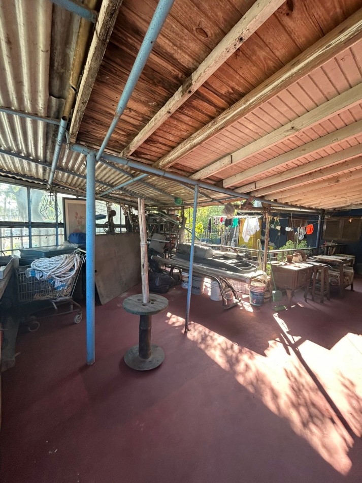 CASA EN VENTA CON LOCALES, villa de mayo 