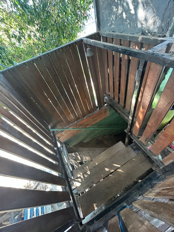 CASA EN VENTA CON LOCALES, villa de mayo 