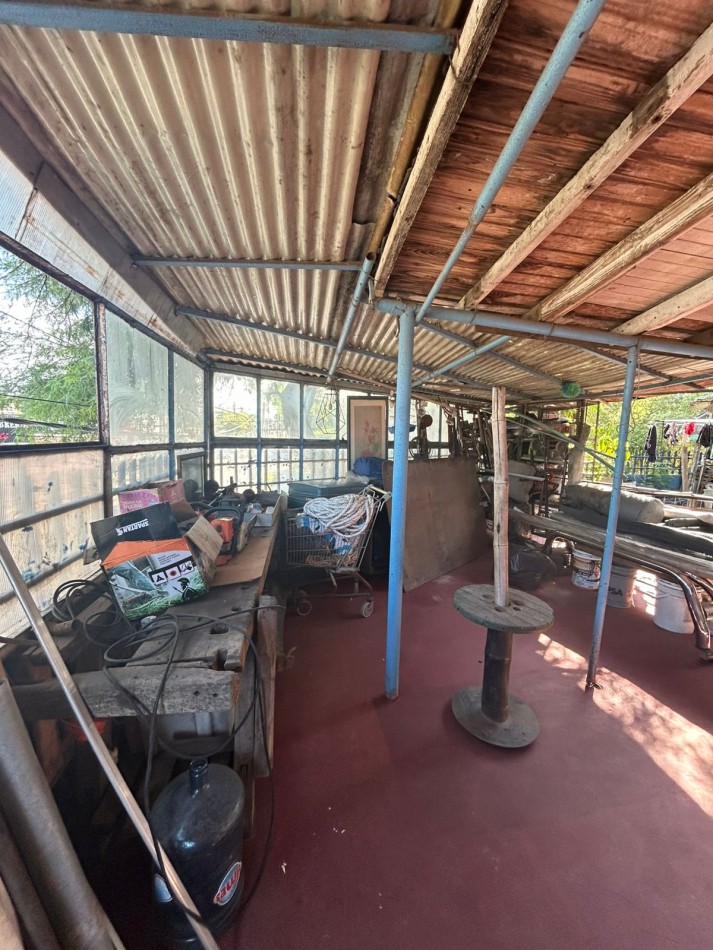 CASA EN VENTA CON LOCALES, villa de mayo 