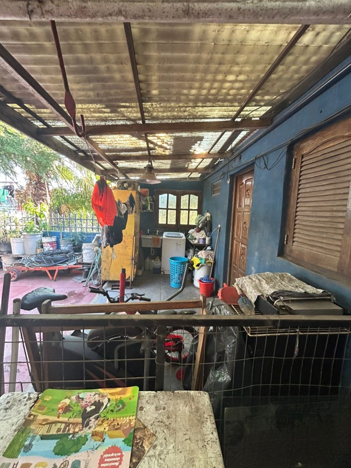 CASA EN VENTA CON LOCALES, villa de mayo 