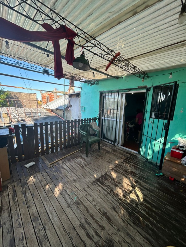 CASA EN VENTA CON LOCALES, villa de mayo 