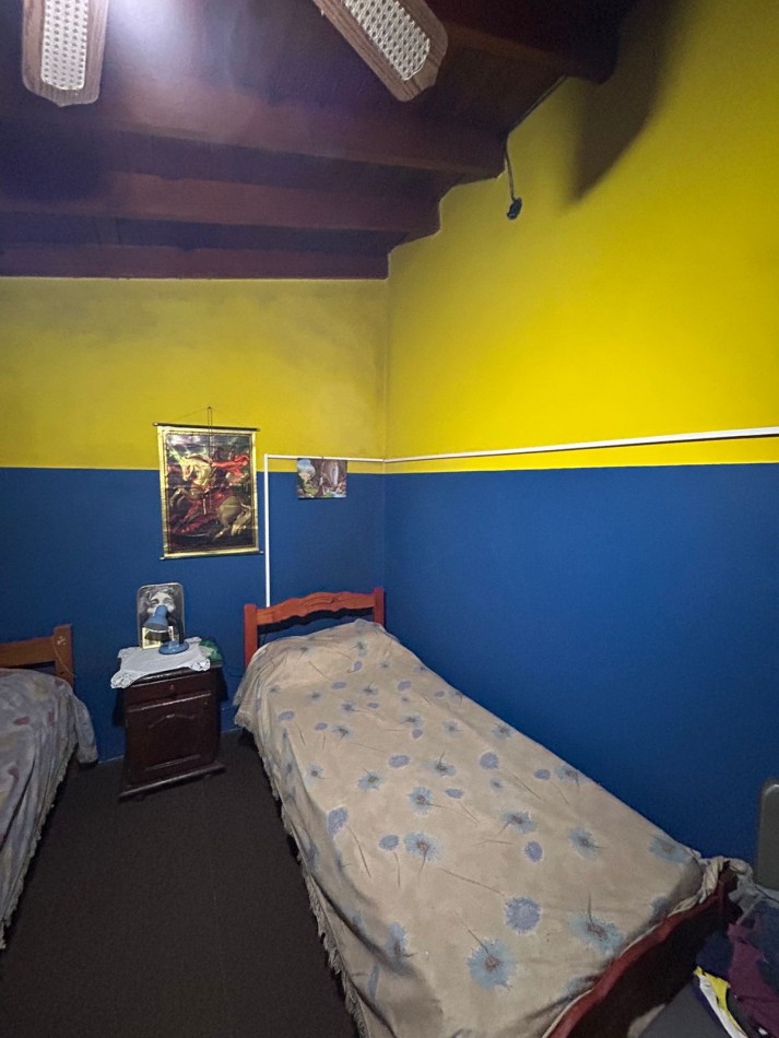 CASA EN VENTA CON LOCALES, villa de mayo 