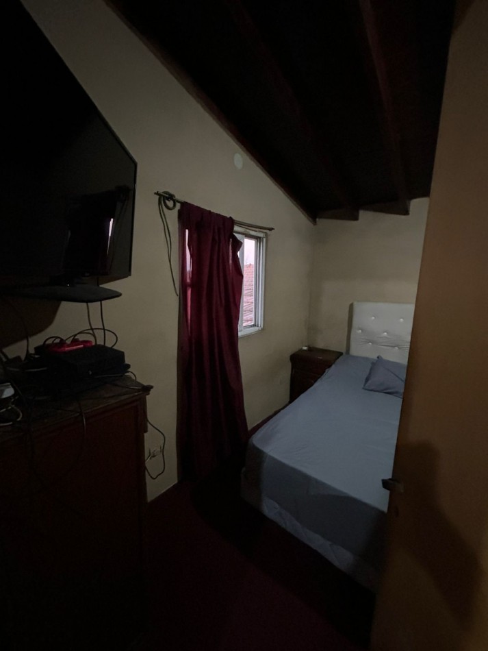 CASA EN VENTA CON LOCALES, villa de mayo 