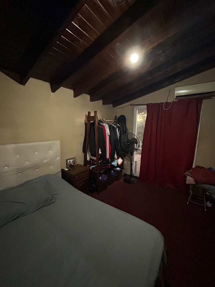 CASA EN VENTA CON LOCALES, villa de mayo 