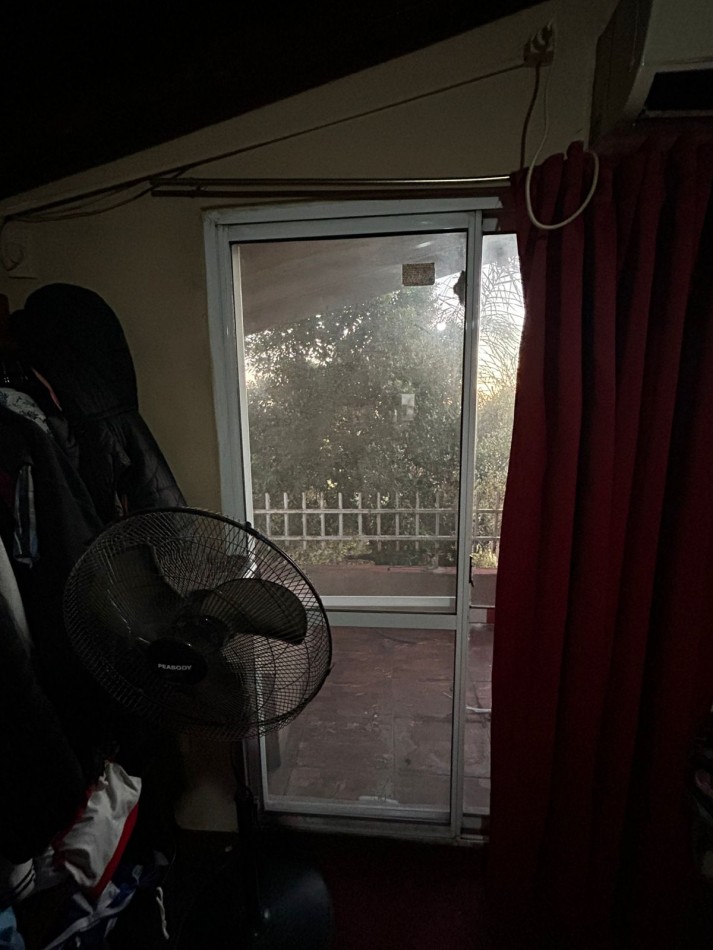 CASA EN VENTA CON LOCALES, villa de mayo 