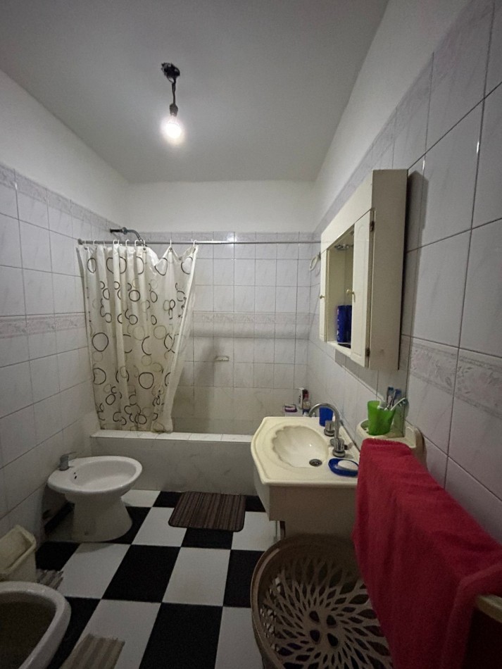 CASA EN VENTA CON LOCALES, villa de mayo 