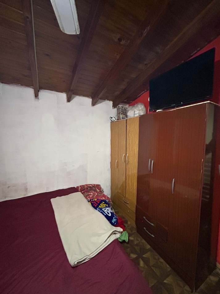 CASA EN VENTA CON LOCALES, villa de mayo 