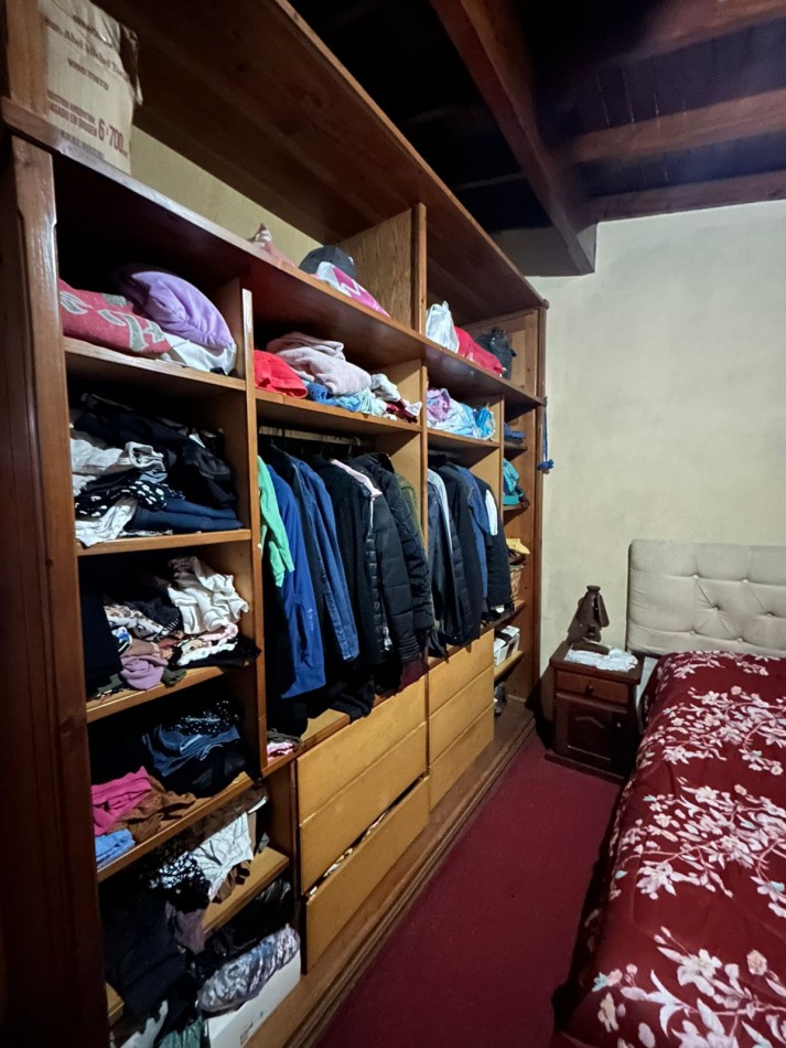 CASA EN VENTA CON LOCALES, villa de mayo 