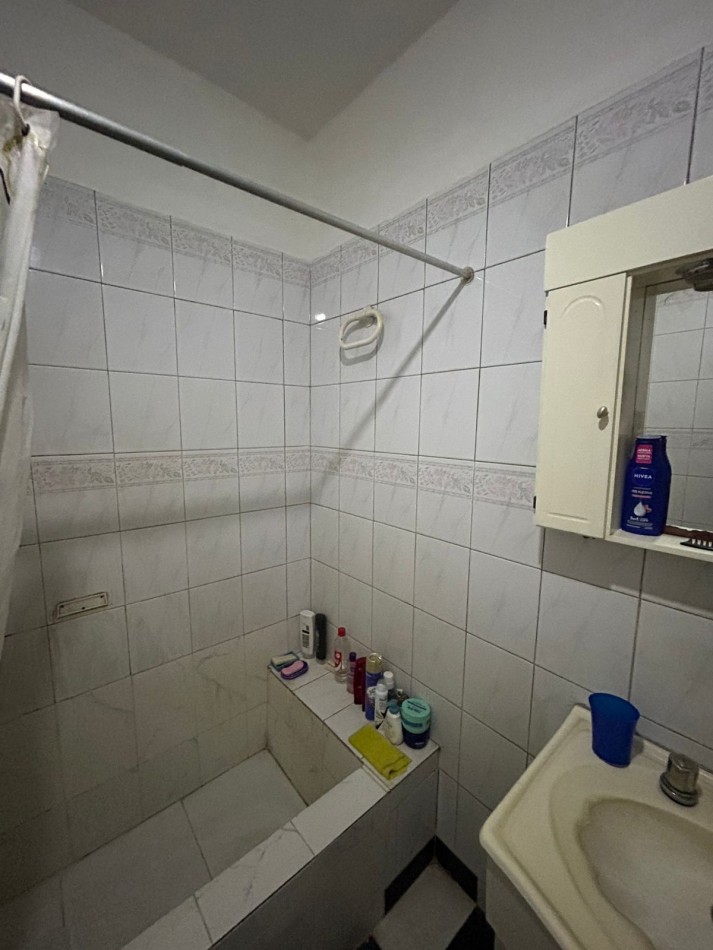 CASA EN VENTA CON LOCALES, villa de mayo 