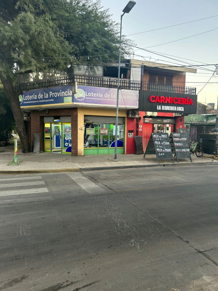 CASA EN VENTA CON LOCALES, villa de mayo 
