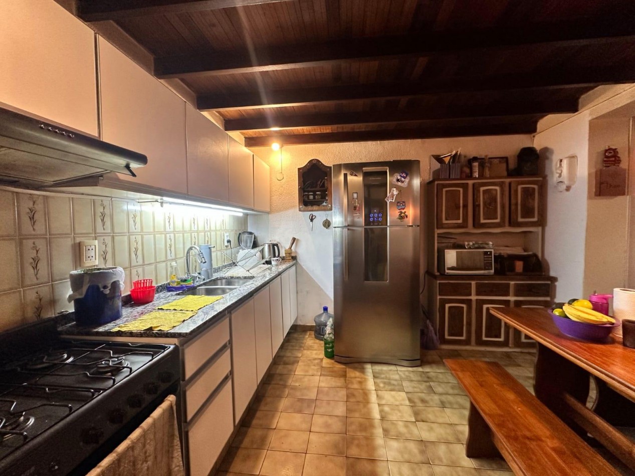 VENTA DE PH 4 HAMBIENTES 2 HABITACIONES EXCELENTE UBICACION SOBRE AVENIDA SAN CRISTOBAL CABA
