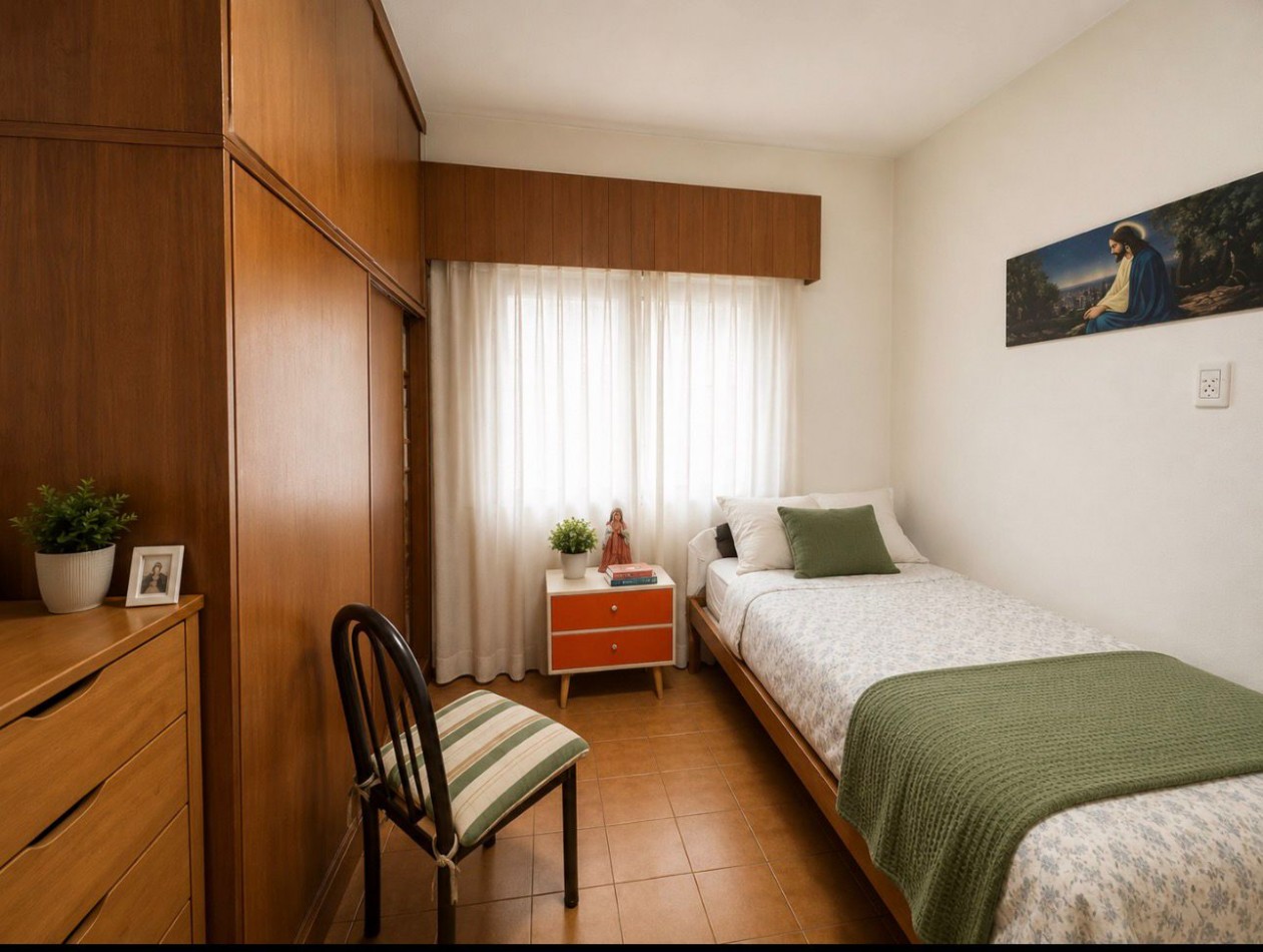 VENTA CASA 4 AMBIENTES COCHERA AMPLIO PARQUE MORENO
