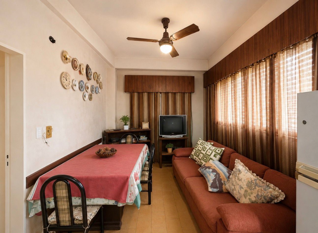 VENTA CASA 4 AMBIENTES COCHERA AMPLIO PARQUE MORENO