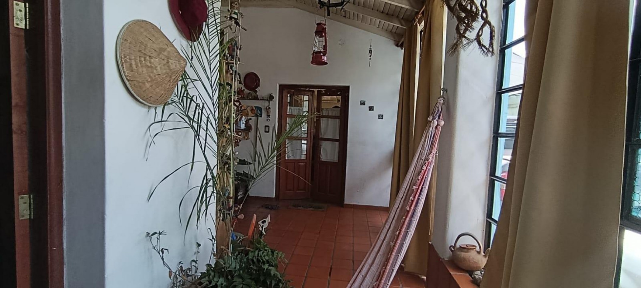VENTA CASA 5 AMBIENTES PATIO COCHERA UBICACION PRIVILIEGIADA MORENO CENTRO APTO CREDITO