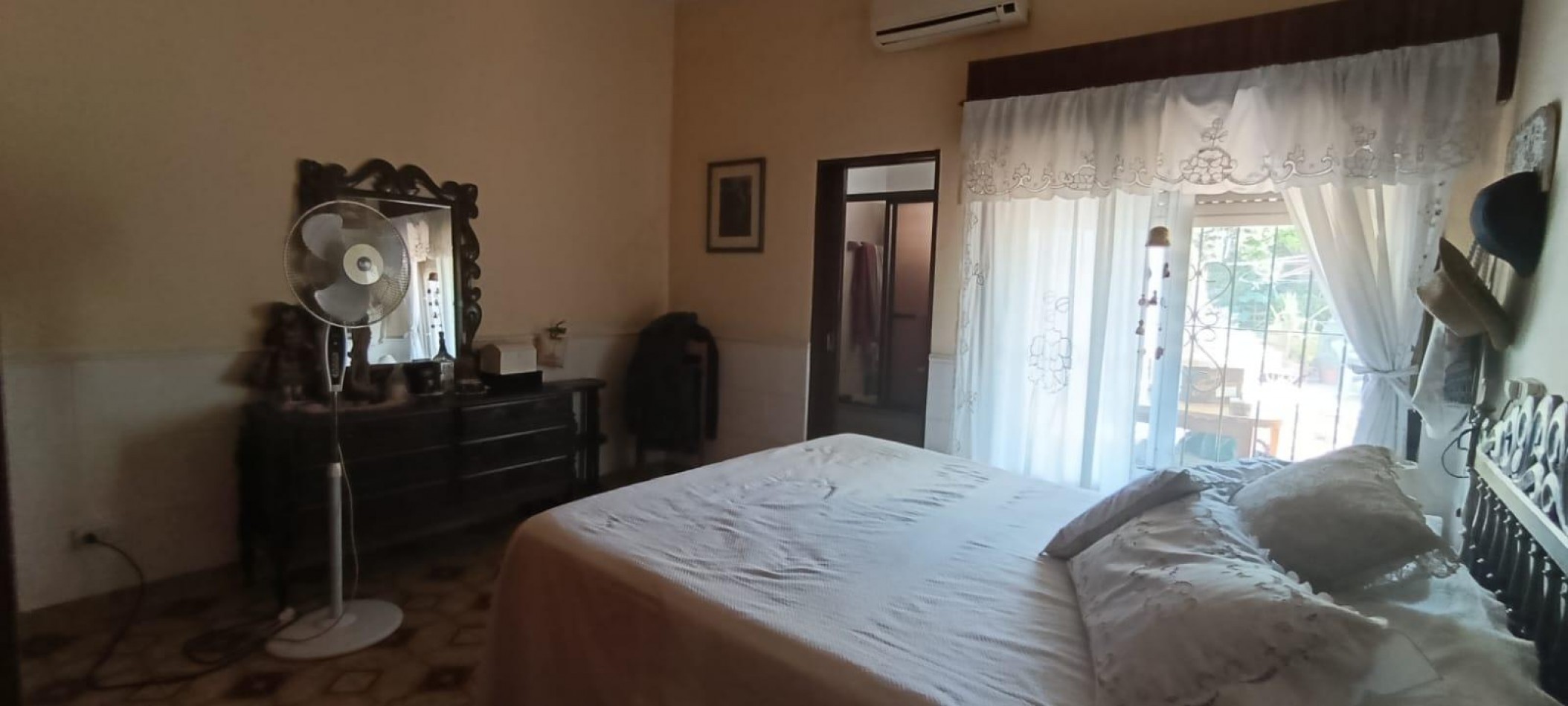 VENTA CASA 5 AMBIENTES PATIO COCHERA UBICACION PRIVILIEGIADA MORENO CENTRO APTO CREDITO