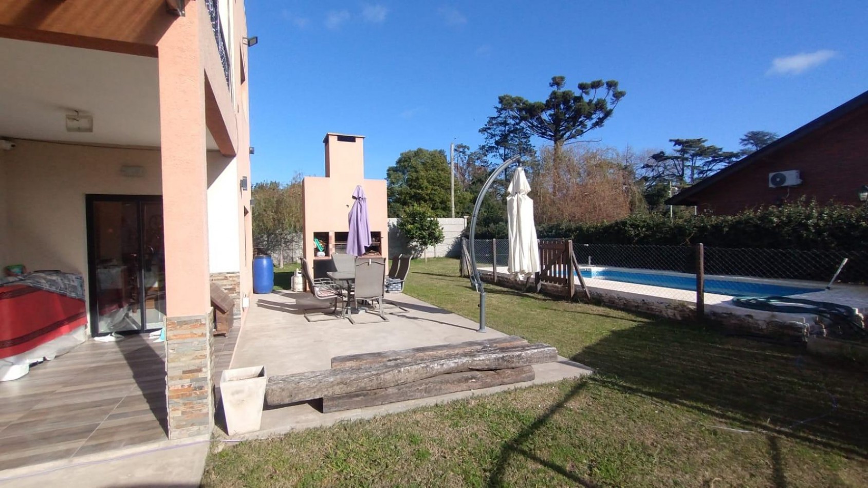 VENTA CASA 4 AMBIENTES PILETA PARQUE FRANCISCO ALVAREZ APTO CREDITO