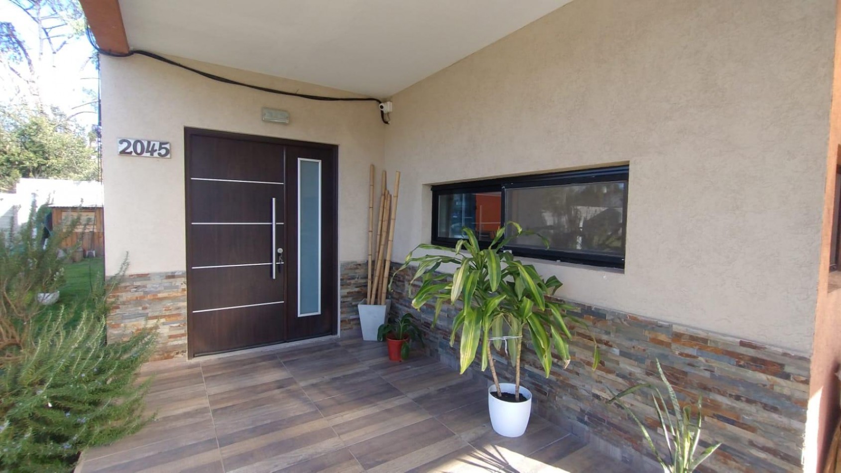 VENTA CASA 4 AMBIENTES PILETA PARQUE FRANCISCO ALVAREZ APTO CREDITO