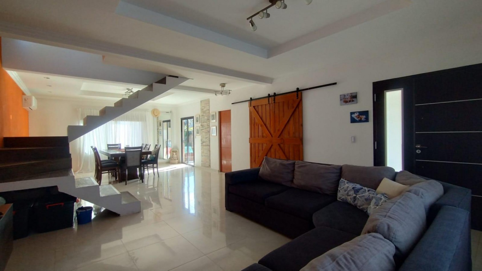 VENTA CASA 4 AMBIENTES PILETA PARQUE FRANCISCO ALVAREZ APTO CREDITO