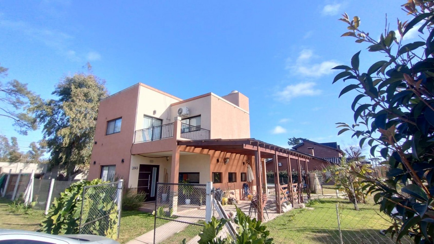 VENTA CASA 4 AMBIENTES PILETA PARQUE FRANCISCO ALVAREZ APTO CREDITO