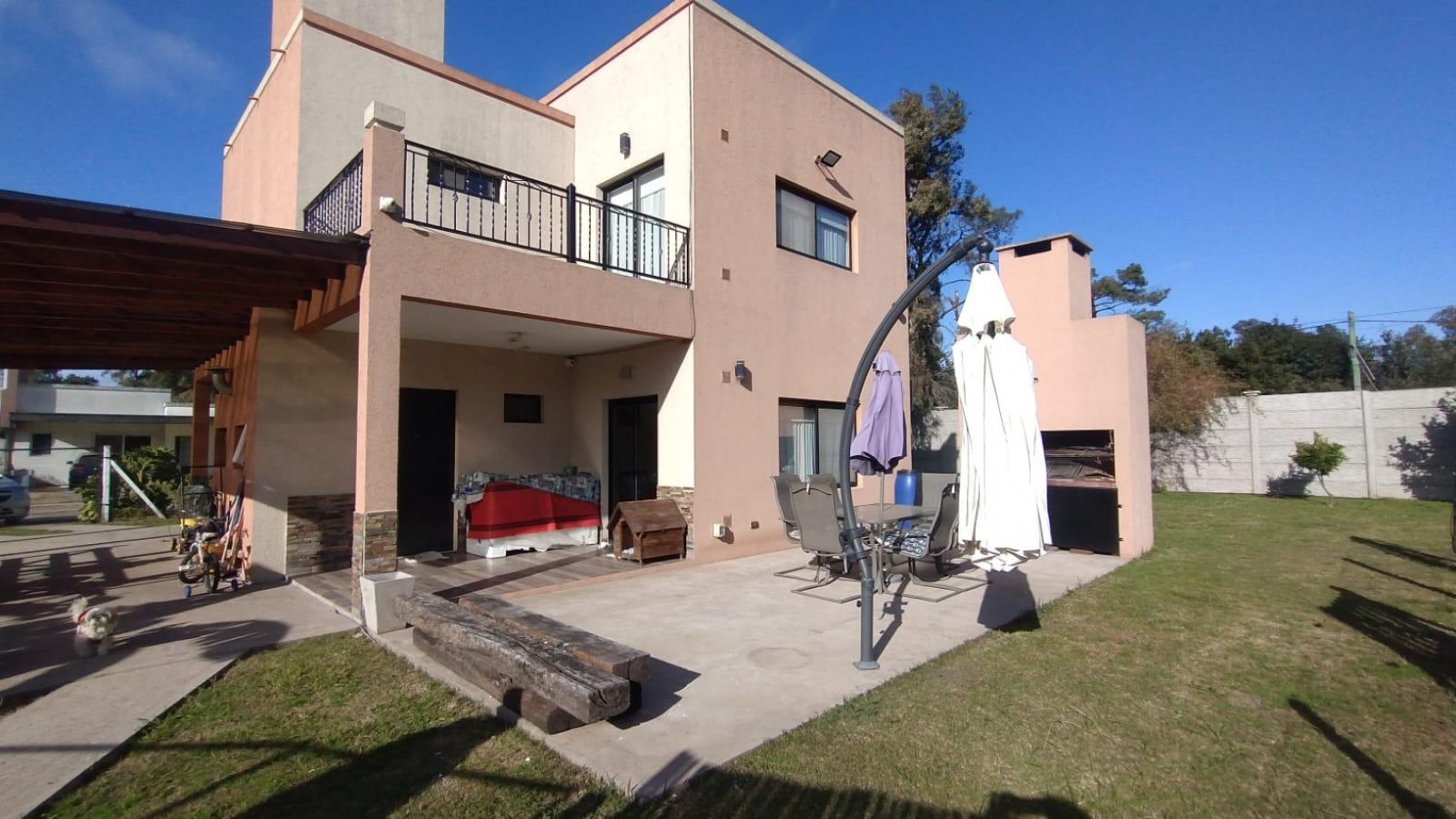 VENTA CASA 4 AMBIENTES PILETA PARQUE FRANCISCO ALVAREZ APTO CREDITO