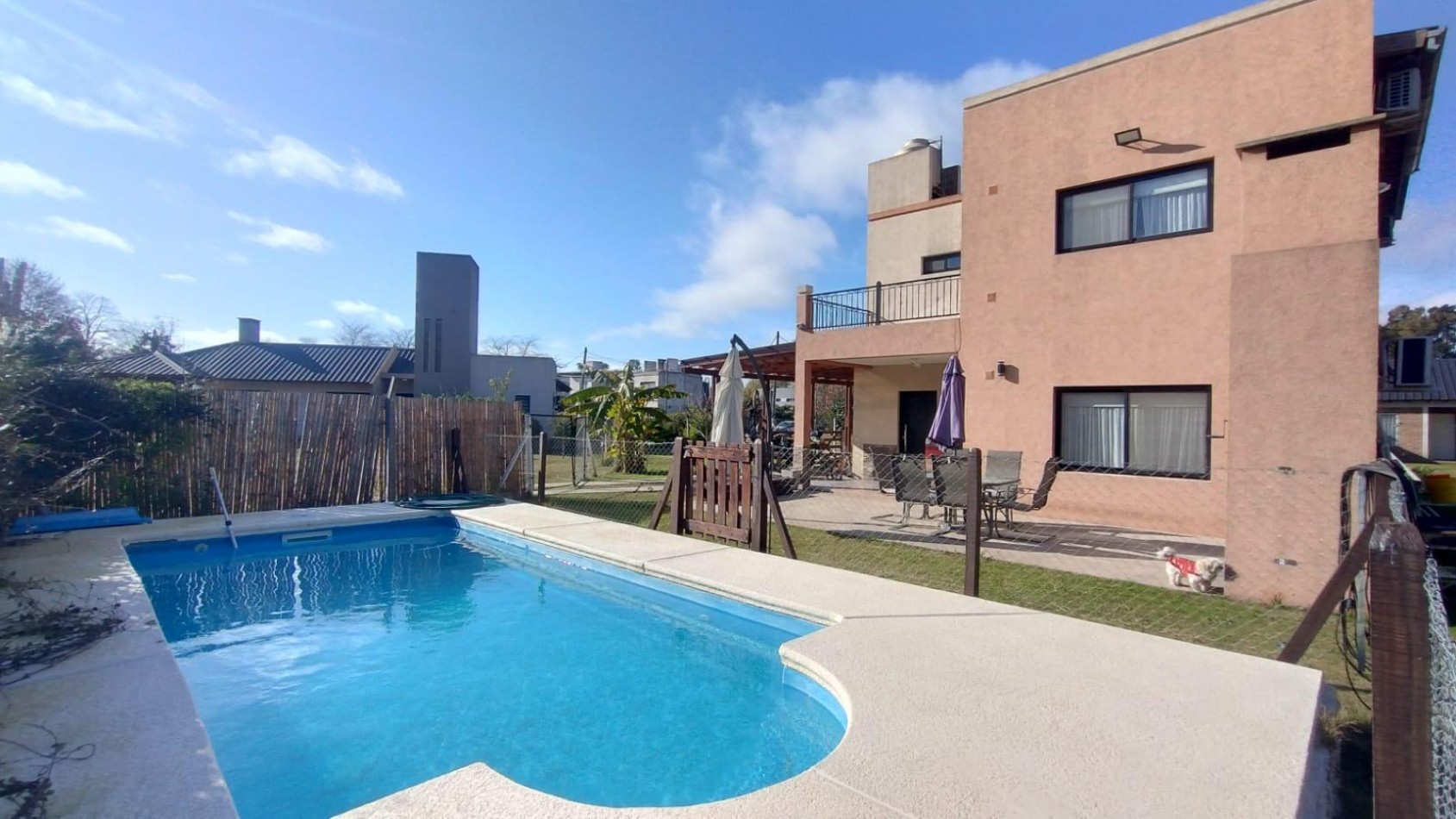 VENTA CASA 4 AMBIENTES PILETA PARQUE FRANCISCO ALVAREZ APTO CREDITO
