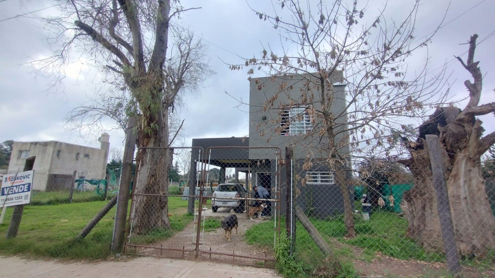 VENTA CASA 3 AMBIENTES PARQUE COCHERA APTO CREDITO FRANCISCO ALVAREZ