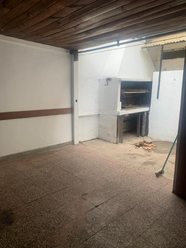 VENTA CASA MULTIFAMILIAR BUEN ESTADO SIN EXPENSAS TRUJUI MORENO