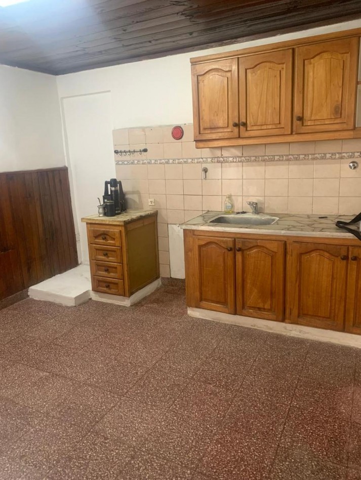 VENTA CASA MULTIFAMILIAR BUEN ESTADO SIN EXPENSAS TRUJUI MORENO