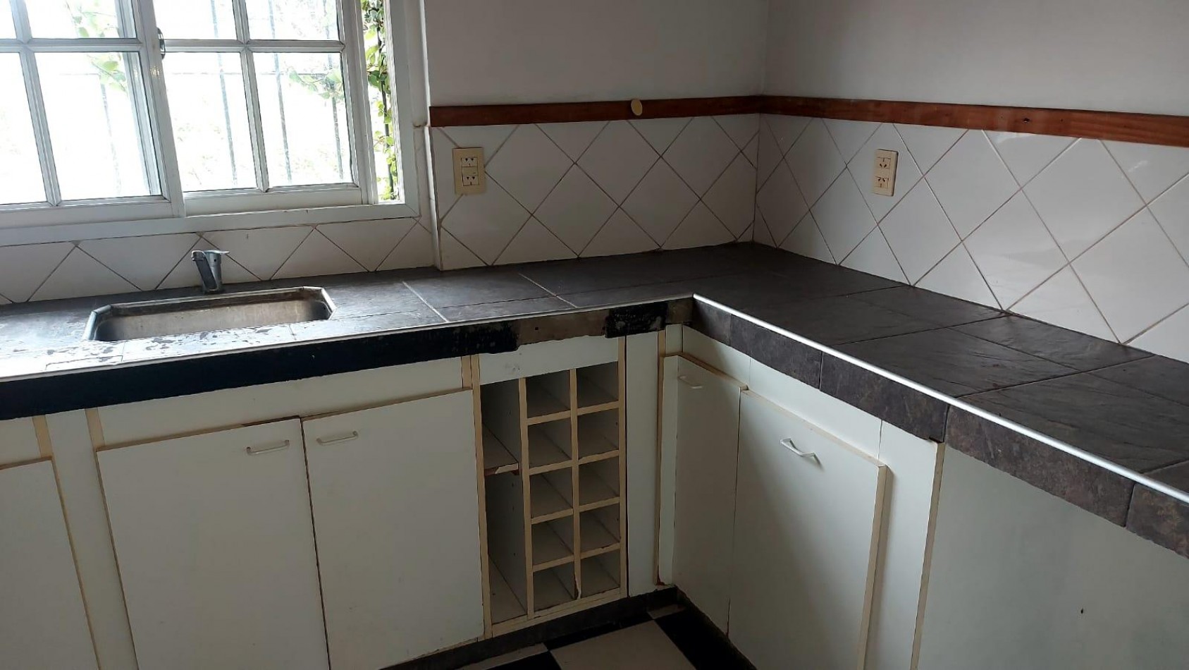 VENTA CASA MULTIFAMILIAR BUEN ESTADO SIN EXPENSAS TRUJUI MORENO