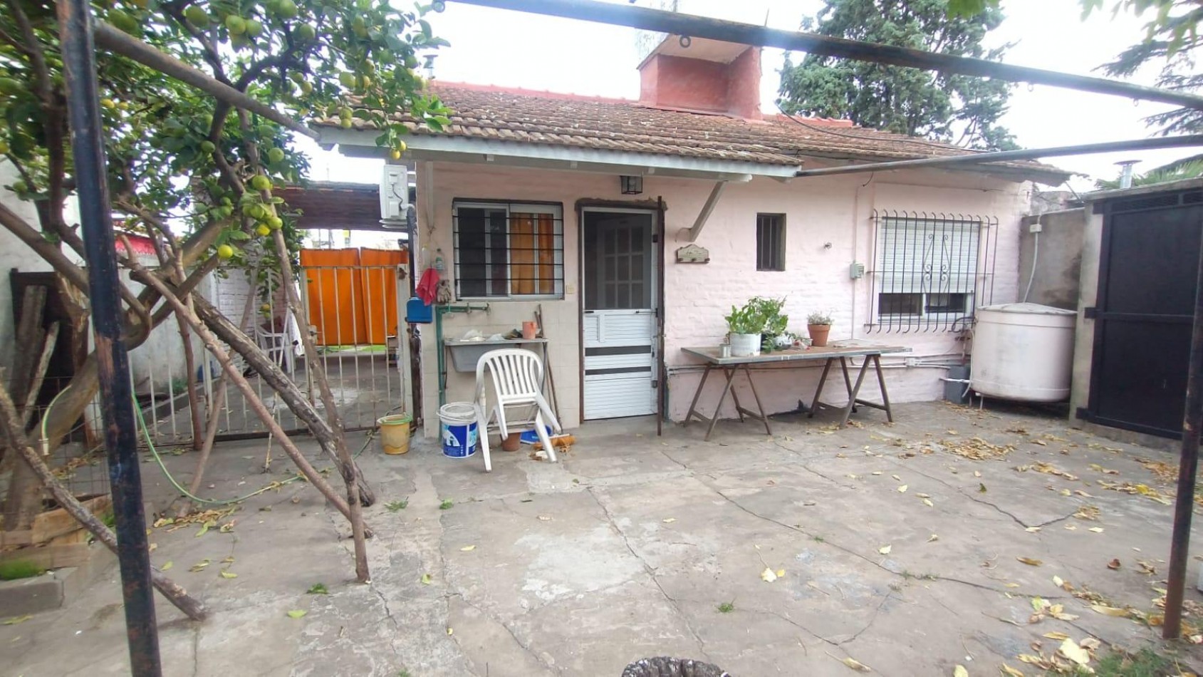 VENTA CASA 3 AMBIENTES MORENO CENTRO