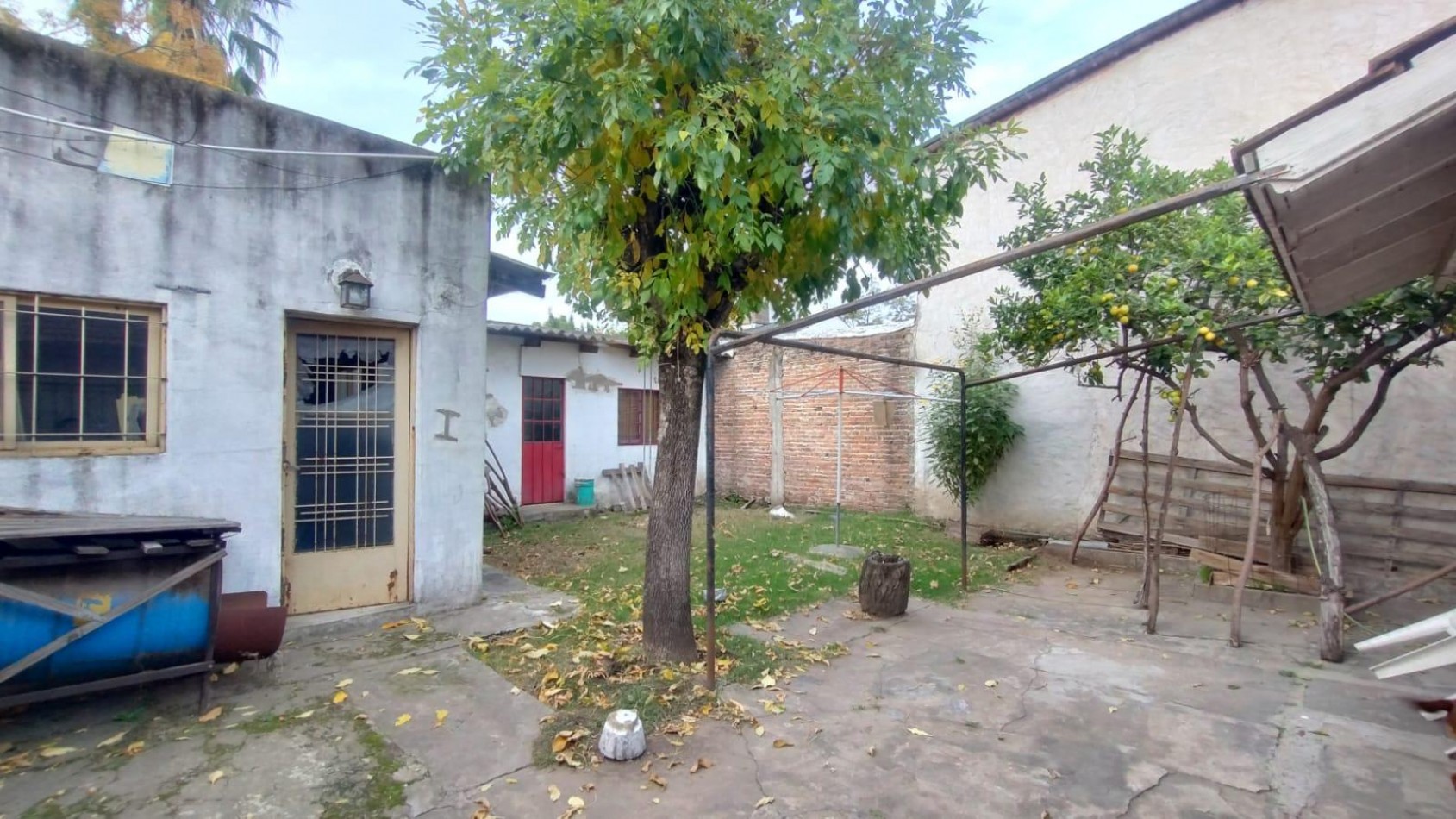 VENTA CASA 3 AMBIENTES MORENO CENTRO