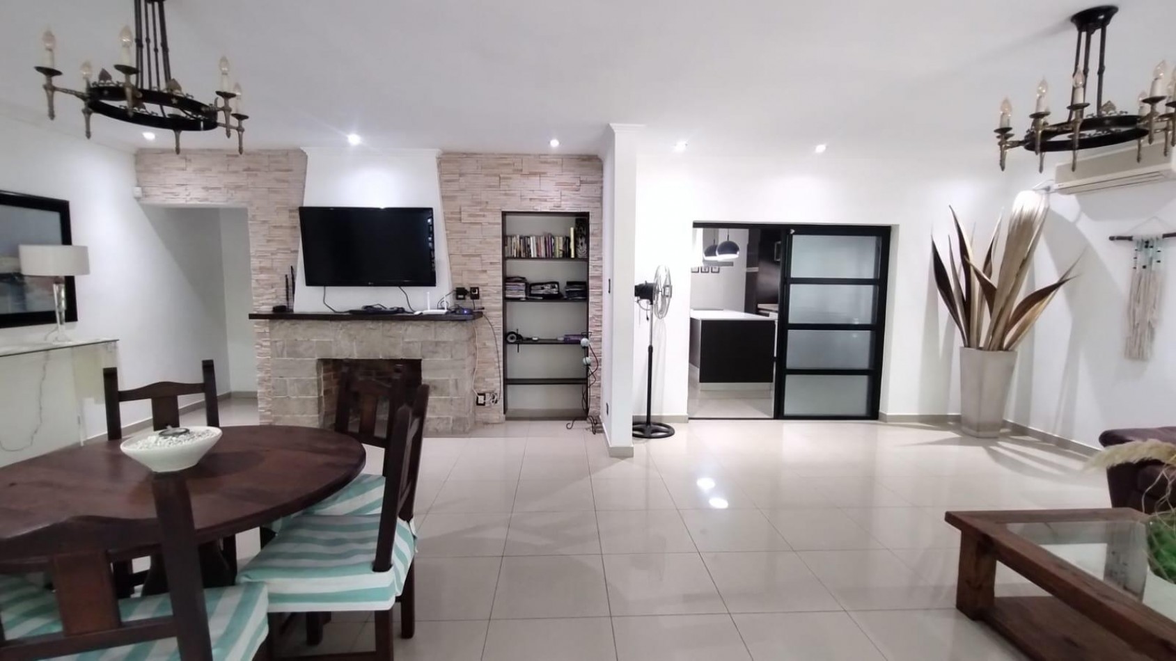 VENTA CASA QUINTA 5 AMBIENTES PARQUE PILETA MORENO