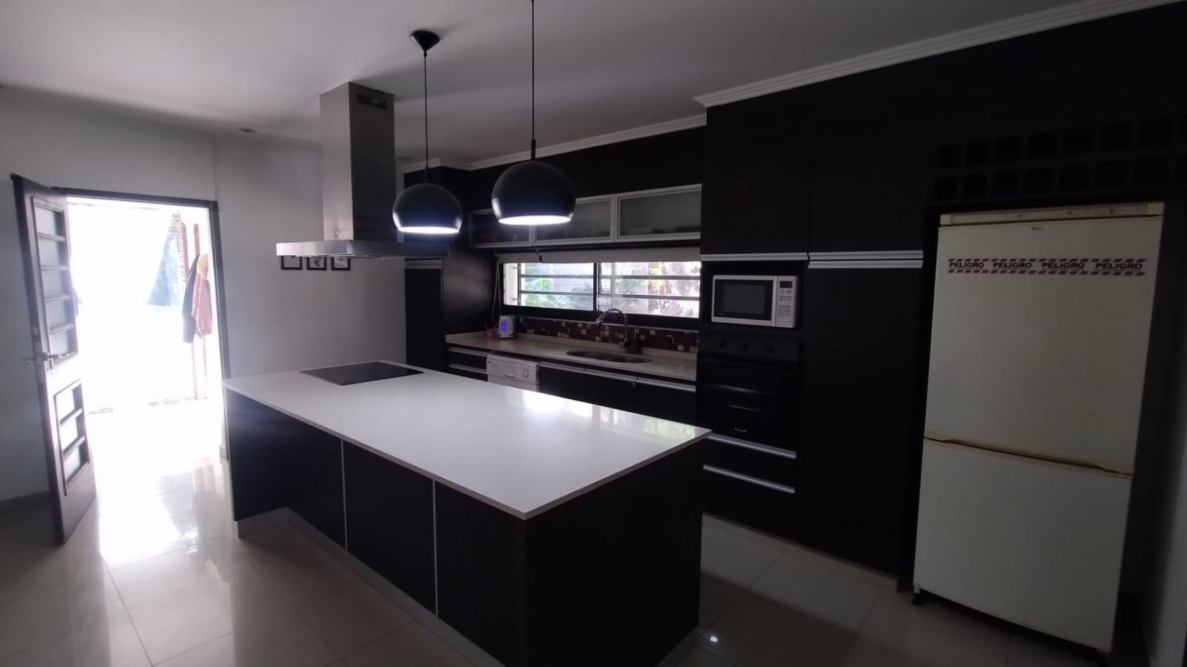 VENTA CASA QUINTA 5 AMBIENTES PARQUE PILETA MORENO