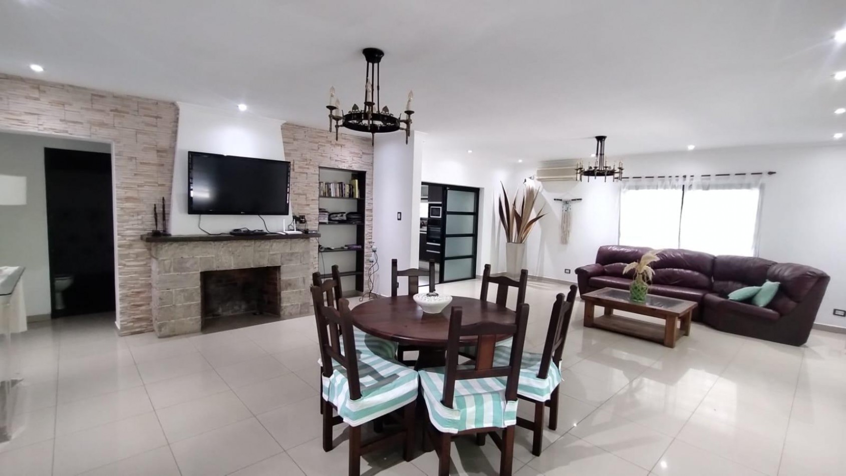 VENTA CASA QUINTA 5 AMBIENTES PARQUE PILETA MORENO