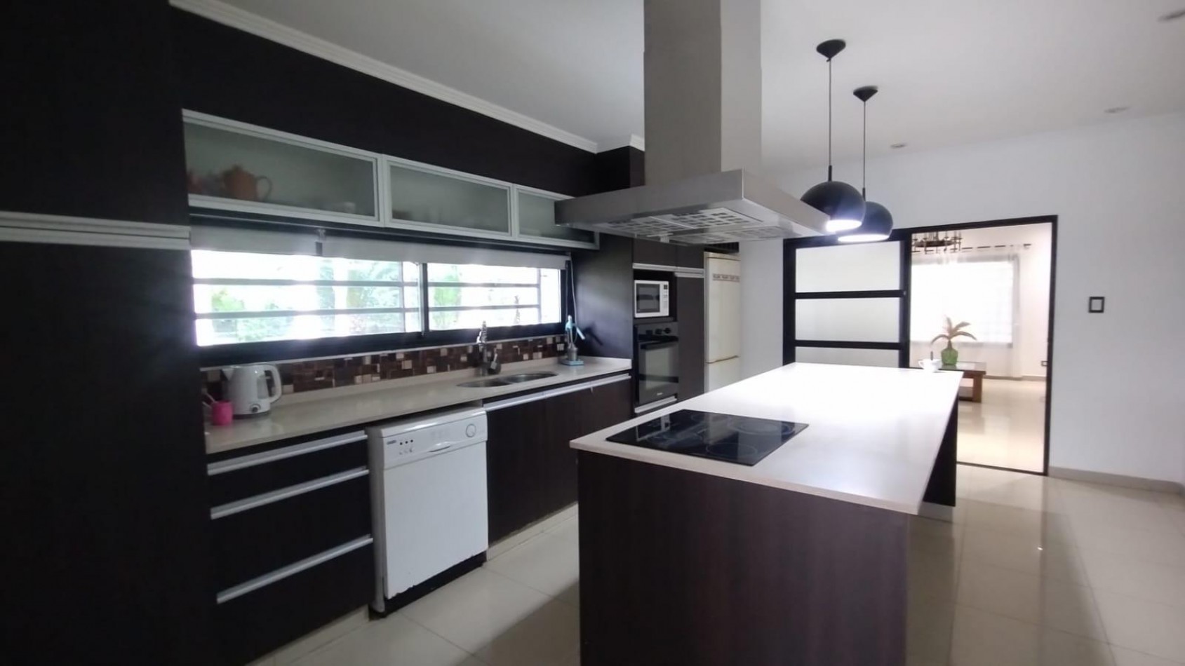 VENTA CASA QUINTA 5 AMBIENTES PARQUE PILETA MORENO