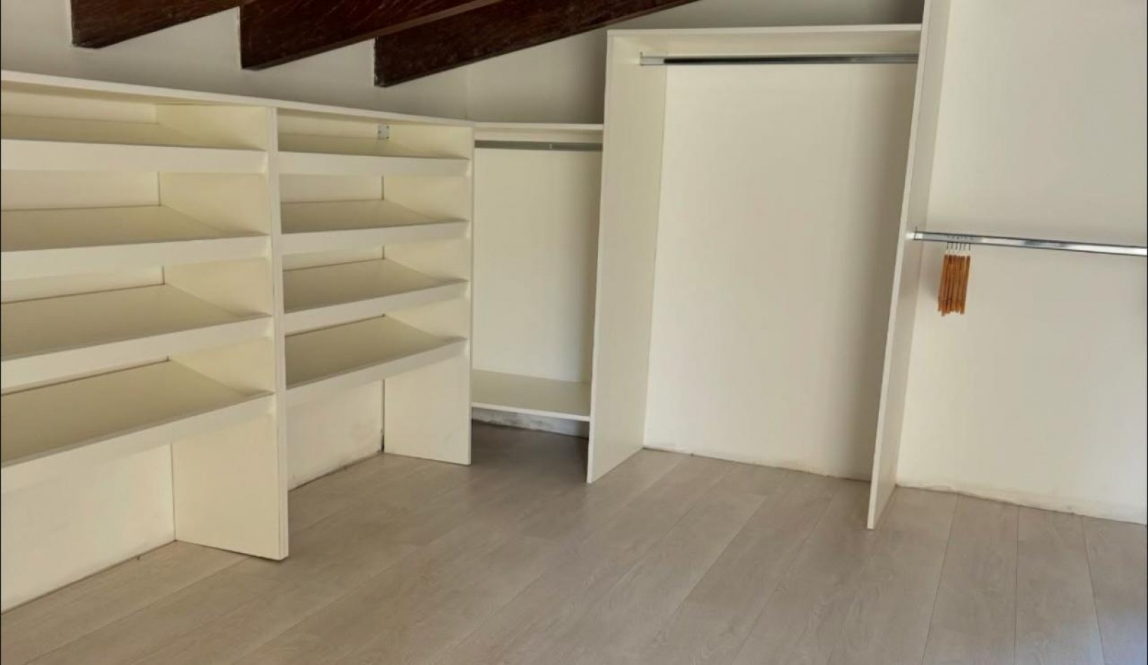 VENTA CASA DE CAMPO 6 AMBIENTES CON CASA DE HUESPEDES CASTELLI BS AS