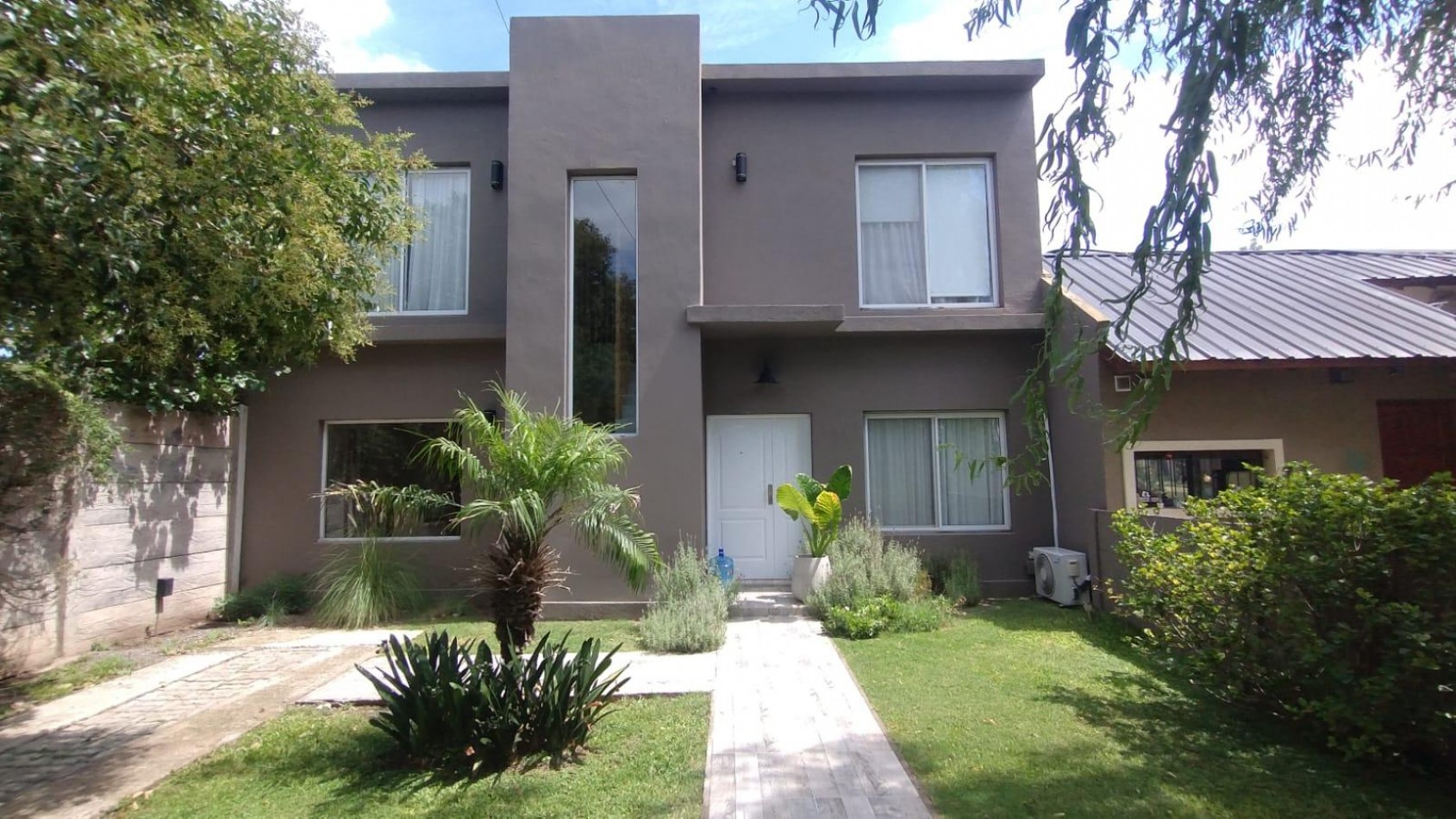 VENTA CASA 5 AMBIENTES PATIO PILETA FRANCISCO ALVAREZ CONSULTAR POR APTO CREDITO