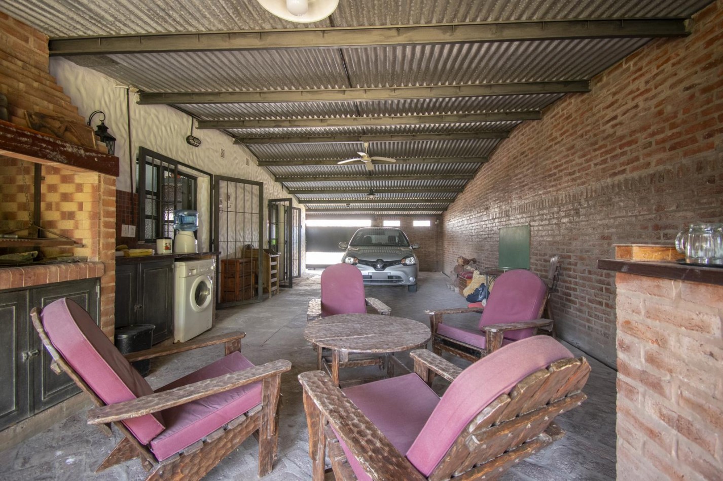 VENTA CASA 4 AMBIENTES CHALET CON PILETA COCHERA MORENO