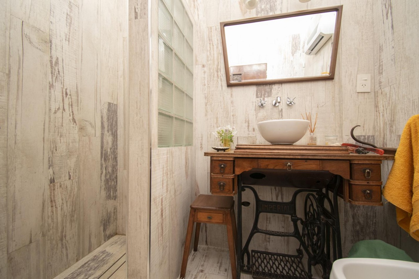 VENTA CASA 4 AMBIENTES CHALET CON PILETA COCHERA MORENO
