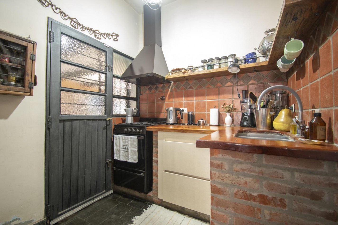 VENTA CASA 4 AMBIENTES CHALET CON PILETA COCHERA MORENO