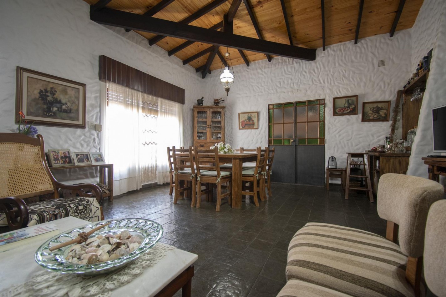 VENTA CASA 4 AMBIENTES CHALET CON PILETA COCHERA MORENO