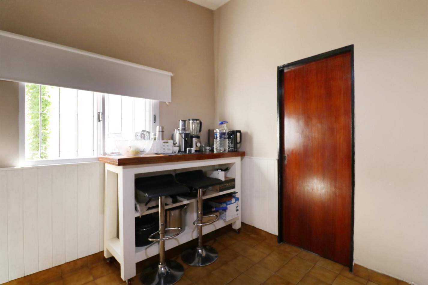 VENTA CASA 3 AMBIENTES COCHERA PARRILLA ITUZAINGO