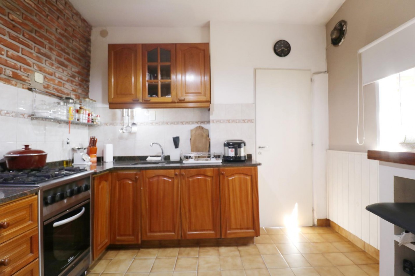 VENTA CASA 3 AMBIENTES COCHERA PARRILLA ITUZAINGO
