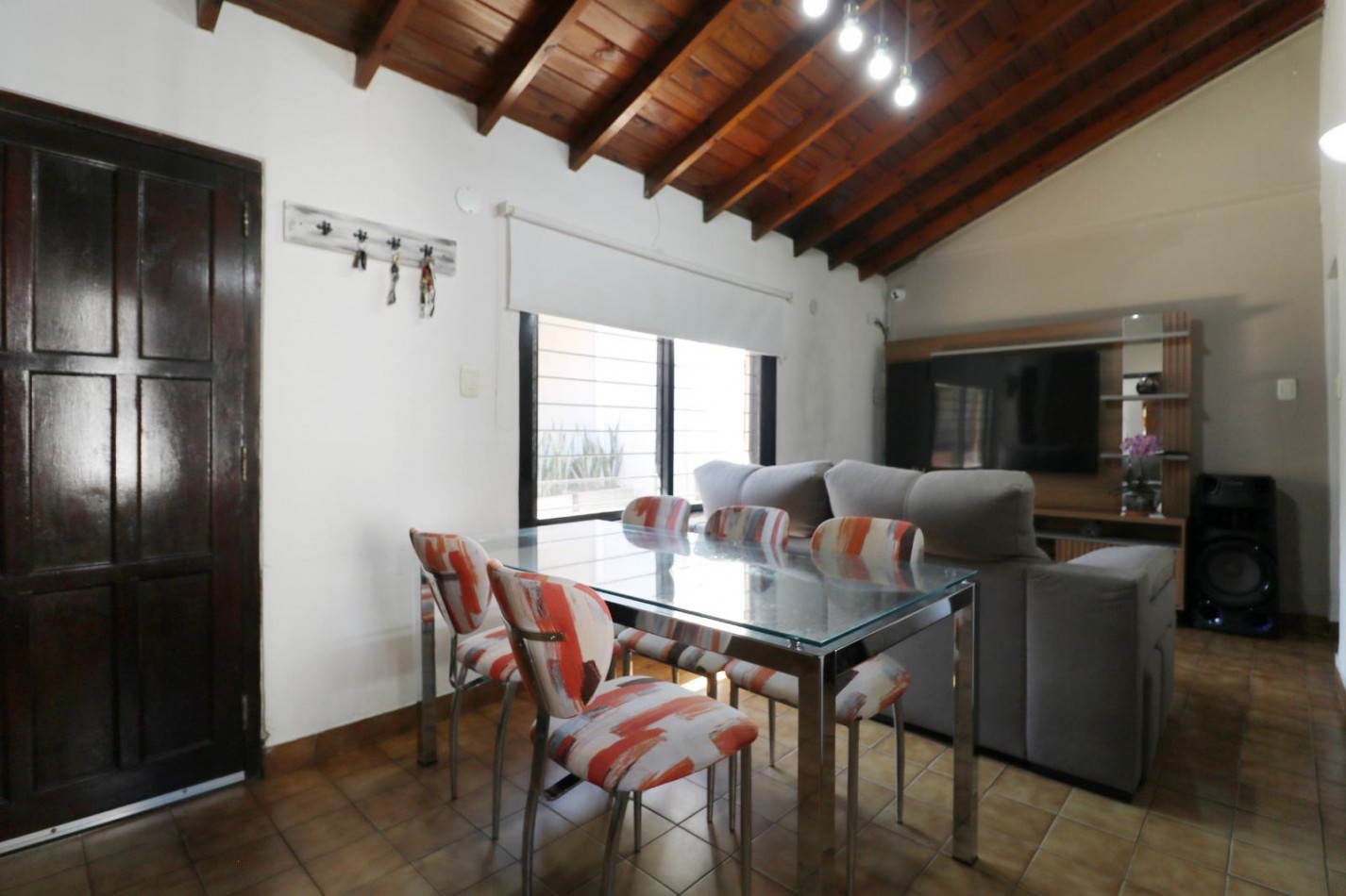VENTA CASA 3 AMBIENTES COCHERA PARRILLA ITUZAINGO